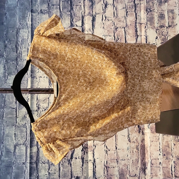 BKK Chance Tops - BKK Chanse Floral crop top , open back